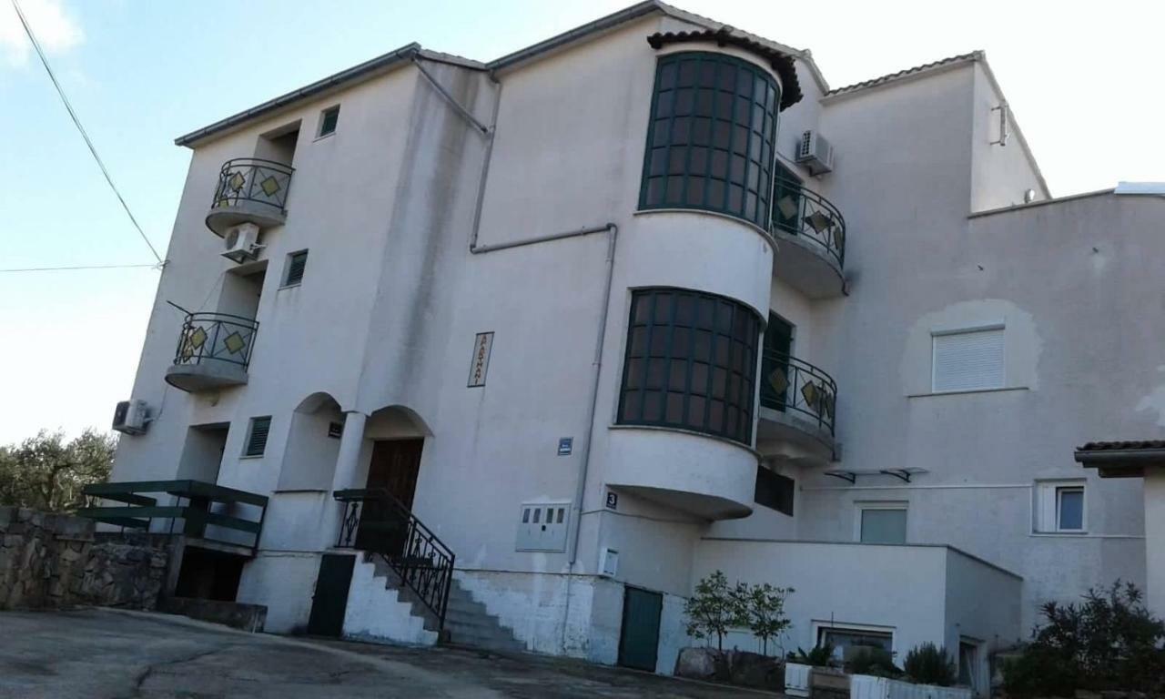 Apartmani Ivandic Murter Buitenkant foto